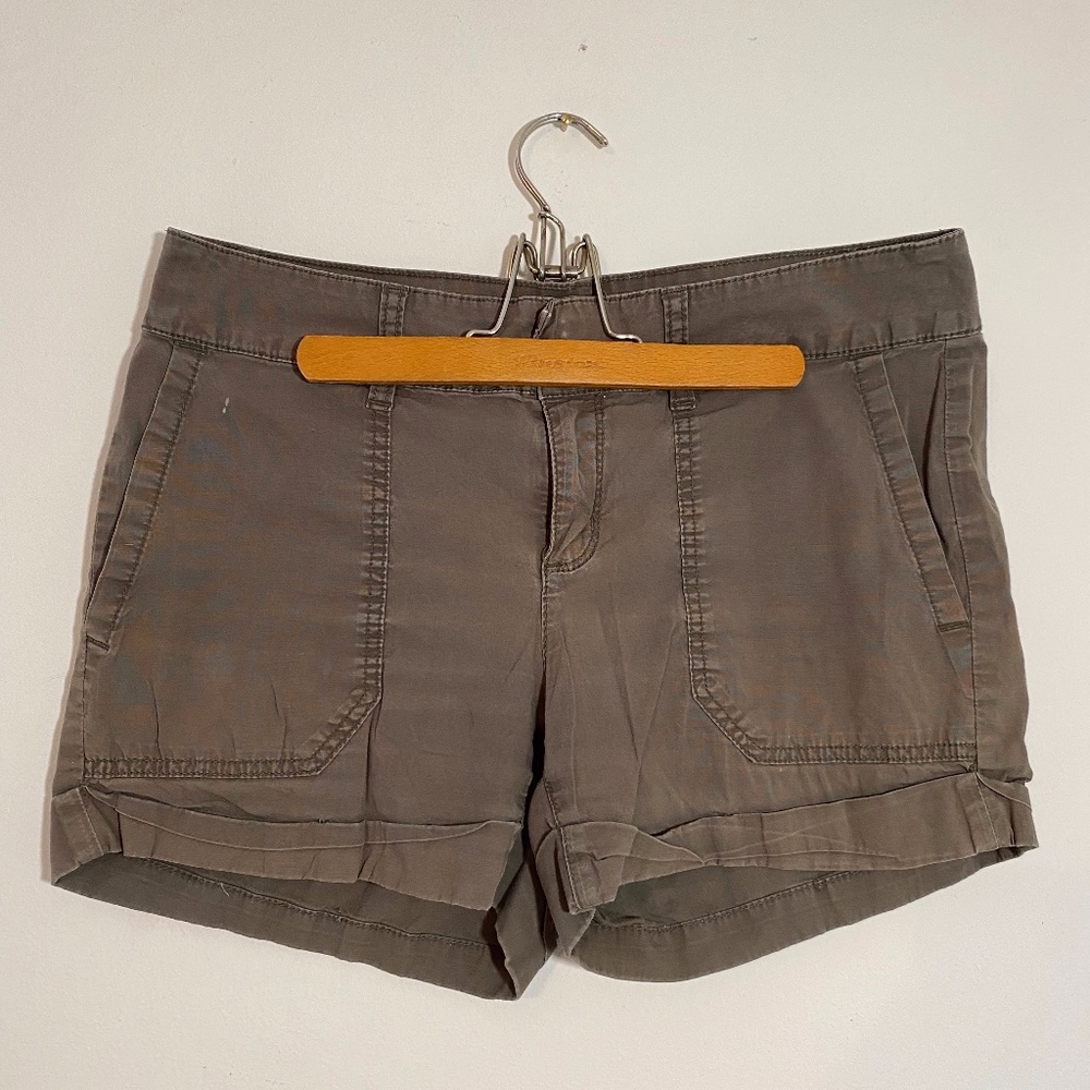 a.n.a. army green adventure shorts
